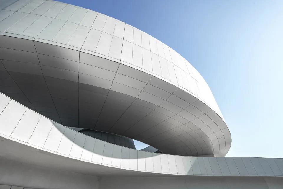 寧波市奉化區(qū)未來(lái)城科普中心項(xiàng)目(UHPC)幕墻